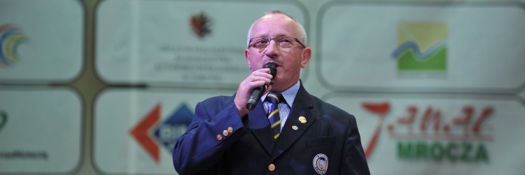 NASZ CZŁOWIEK W RIO PRZY SĘDZIOWSKIM STOLIKU