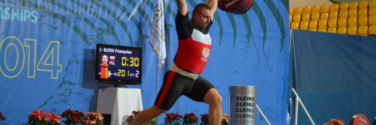 NIESPODZIANKA W BRĄZOWYM KOLORZE. PRZEMYSŁAW BUDEK TRZECIM SZTANGISTĄ U23 W KAT. + 105 KG. SZEŚĆ MEDALI BIAŁO-CZERWONYCH W LIMASSOL!