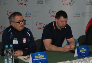 PIERWSZE W 2015 ROKU ZGRUPOWANIE KADRY SENIOREK. TRENER IVAN GRIKUROVI PO RAZ PIERWSZY Z KADRĄ SENIOREK.