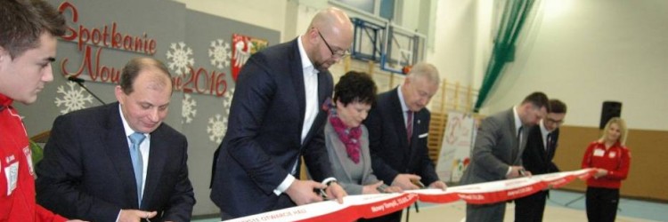 EUROPA W NOWYM TOMYŚLU. UROCZYSTE OTWARCIE NOWEJ HALI SPORTOWEJ.