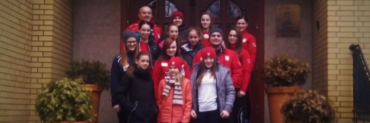 KADRA JUNIOREK DO LAT 17 TRENUJE W PIEKARACH ŚLĄSKICH.