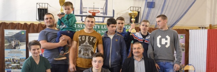 ORLĘTA ŁUKÓW I ZNICZ BIŁGORAJ W CZOŁÓWCE WOJEWÓDZKIEJ LIGI JUNIOREK I JUNIORÓW.