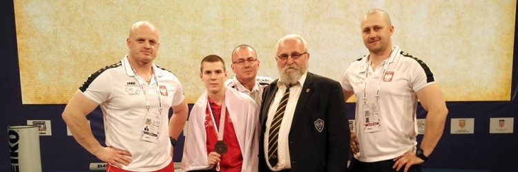 KILOGRAM DO BRĄZU! DOMINIK KOZŁOWSKI CZWARTY W KAT. 56 KG W SPLICIE. W RWANIU POPRAWIŁ REKORD POLSKI! 