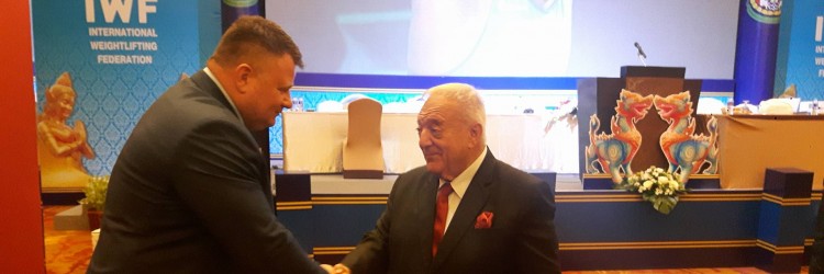 Dr. Tamas Ajan prezydentem IWF na piątą kadencję! Status quo w światowej sztandze?