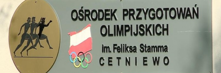 SENIORSKA SZTANGA NAD BAŁTYKIEM. ZGRUPOWANIE KADR KOBIET I MĘŻCZYZN.