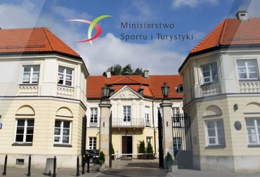 OSA, czyli Otwarte Strefy Aktywności. MSiT proponuje plenerowe siłownie w całym kraju!