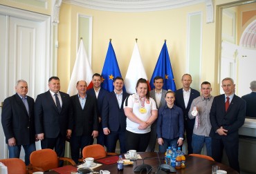 MINISTER SPORTU PRZYJĄŁ MEDALISTKI I MEDALISTÓW ME Z BUKARESZTU!