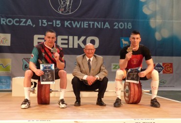 ZNAKOMITE WIDOWISKO W KAT. 85 KG JUNIORÓW. BARTEK ADAMUS POKONAŁ KACPRA KŁOSA!