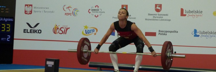 AGNIESZKA KUCZMASZEWSKA SZÓSTA, PAULINA KUDŁASZYK DZIEWIĄTA W KAT. 48 KG U23. 