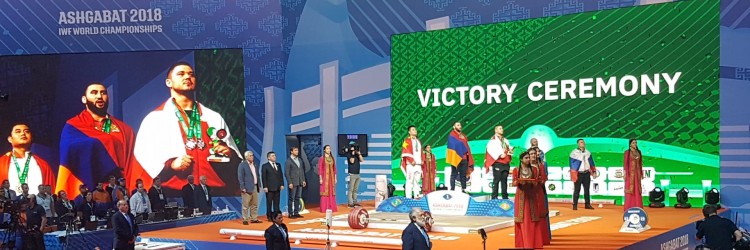 Arkadiusz Michalski brązowym medalistą MŚ w kat. 109 kg. Kinga Kaczmarczyk na 9. miejscu w kat. 87 kg.   