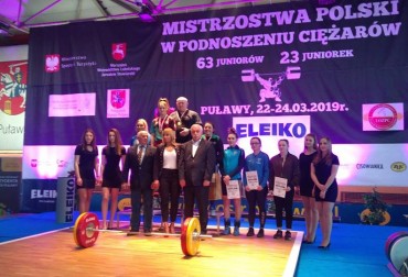 Najlepsi - Wiktoria Wołk i Bartłomiej Adamus. Ciężary pod osłoną nocy! MP U20 w Puławach.