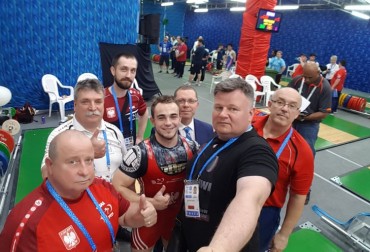 Wiktoria Wołk 10, Piotr Kudłaszyk 11, Paulina Rutkowska przegrała z łokciem.