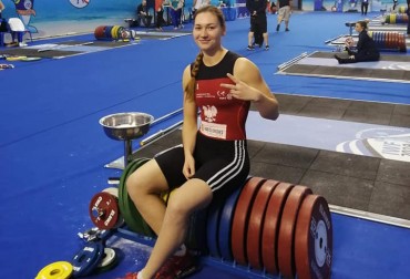 Jolanta Wiór 11 w kat. 71 kg. Amerykański dublet i sześciu medalistów w kat. 89 kg.