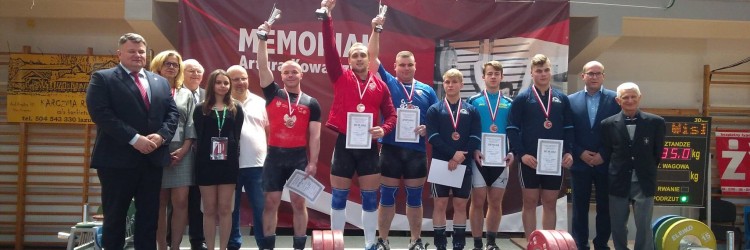 Wiktoria Wołk i Paweł Szmeja najlepsi w Wołominie.
