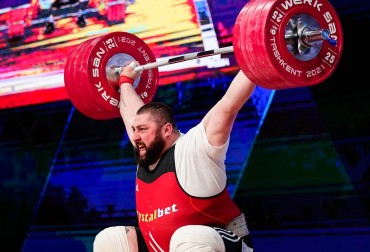 210 kg + 218 kg + 225 kg + 247 kg + 257 kg + 267 kg = ŁASZA TAŁACHADZE