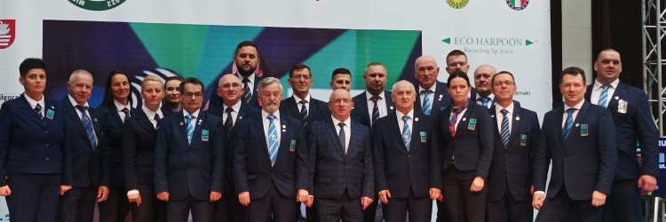 RODZINNA FOTKA. SĘDZINY I SĘDZIOWIE NA MP U20 W BIŁGORAJU