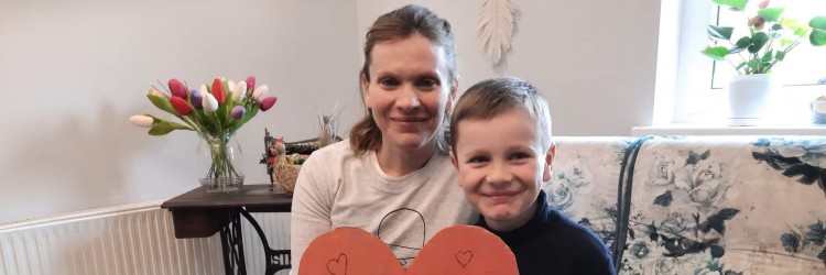 POMAGAMY NADII! WIDZIAŁA NIEBO CZERWONE OD BOMB, ZABITYCH LUDZI NA ULICACH...