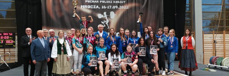 PUCHARY NR. 1 ZOSTAŁY W MROCZY.