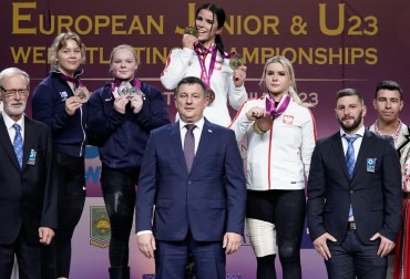 M. DOŁĘGA ZŁOTO, M. MARACH I P. BĘBEN Z MEDALAMI BRĄZOWYMI.