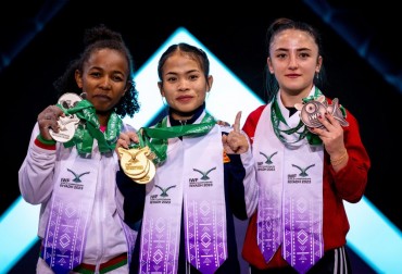 MŚ W RIJADZIE. W KAT. 45 KG MEDALE DLA TAJKI, MALGASZKI I TURCZYNKI
