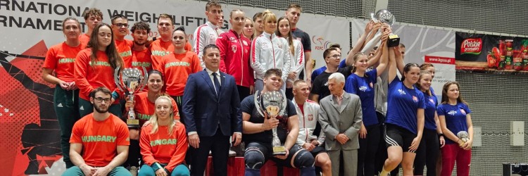 W RASZYNIE WYGRYWAMY NADZIEJE OLIMPIJSKIE. UDANE ZAWODY GRUPY WYSZEHRADZKIEJ