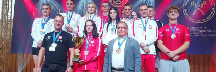 3. MIEJSCE JUNIOREK U18 DRUŻYNOWO, JUNIORZY NA MIEJSCU 2. W BOBROVIE