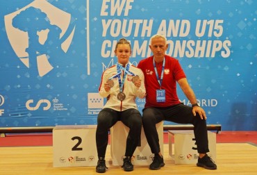 IGA BURDA W WĄSKIM GRONIE KONKURSU "WSCHODZĄCA GWIAZDA ROKU" EWF 2025! 