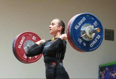 JULIA CHOIŃSKA NAJLEPSZĄ ZAWODNICZKĄ MP U20 W CIECHANOWIE