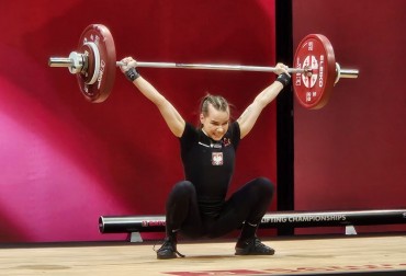ME W BATUMI. MARIA POŁKA 9 W KAT. 58 KG. 