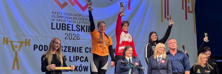 A. WACHNA NAJLEPSZĄ ZAWODNICZKĄ XXXII OOM W ŁUKOWIE.